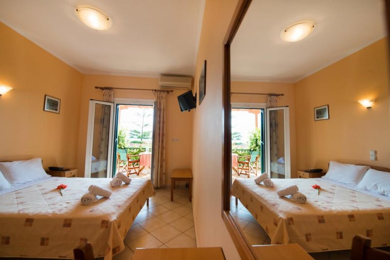 Hotel Sofia Nikiana - Снимка 1