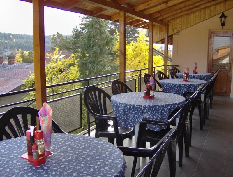 Семеен Хотел Емали - Снимка 1