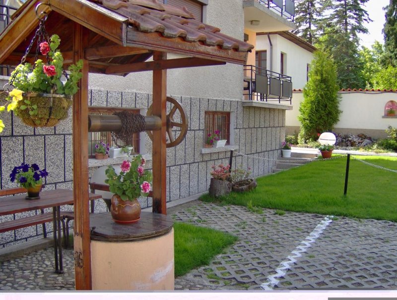 Семеен Хотел Емали - Снимка 2