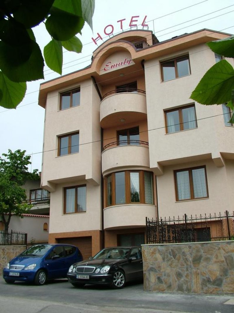 Семеен Хотел Емали - Снимка 8