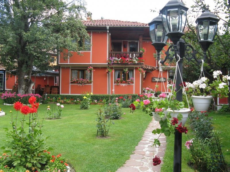 Семеен хотел Калина - Снимка 0