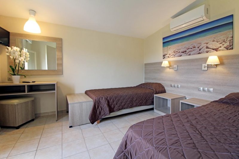 Messonghi Beach Holiday Resort - Снимка 11