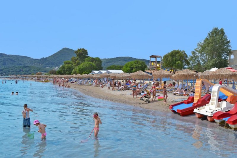 Messonghi Beach Holiday Resort - Снимка 3