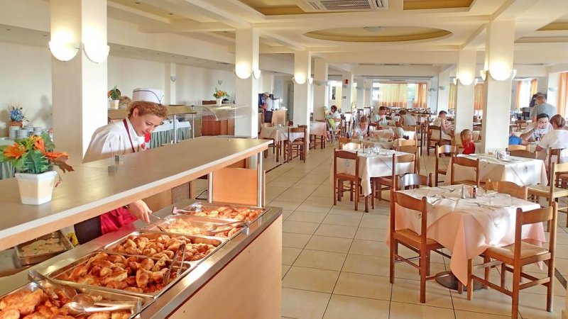 Messonghi Beach Holiday Resort - Снимка 10