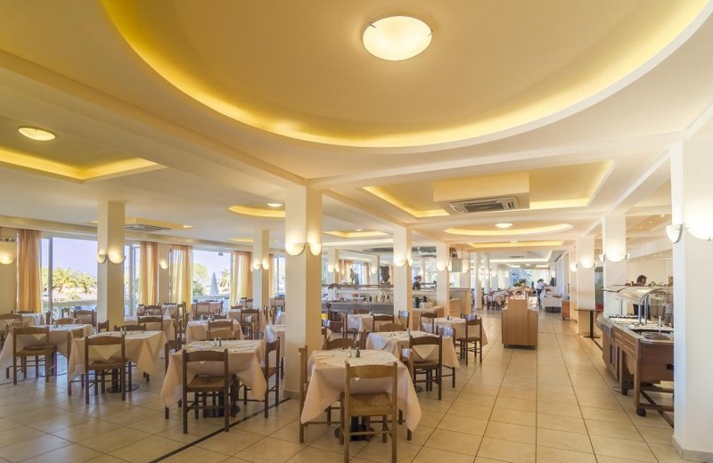 Messonghi Beach Holiday Resort - Снимка 4