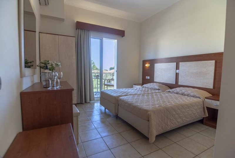 Messonghi Beach Holiday Resort - Снимка 4