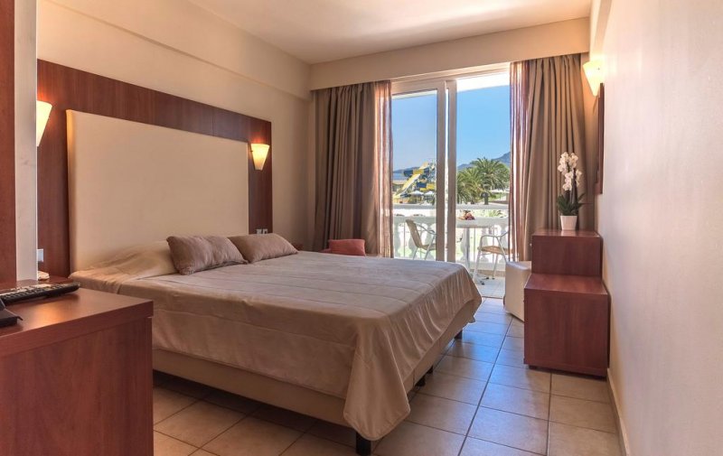 Messonghi Beach Holiday Resort - Снимка 5