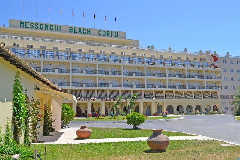 Messonghi Beach Holiday Resort - Снимка 11