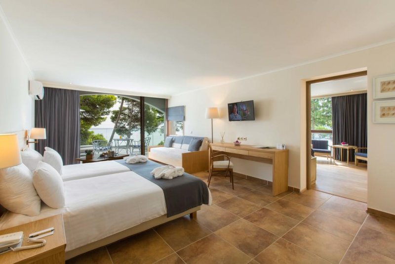 Corfu Holiday Palace - Снимка 2