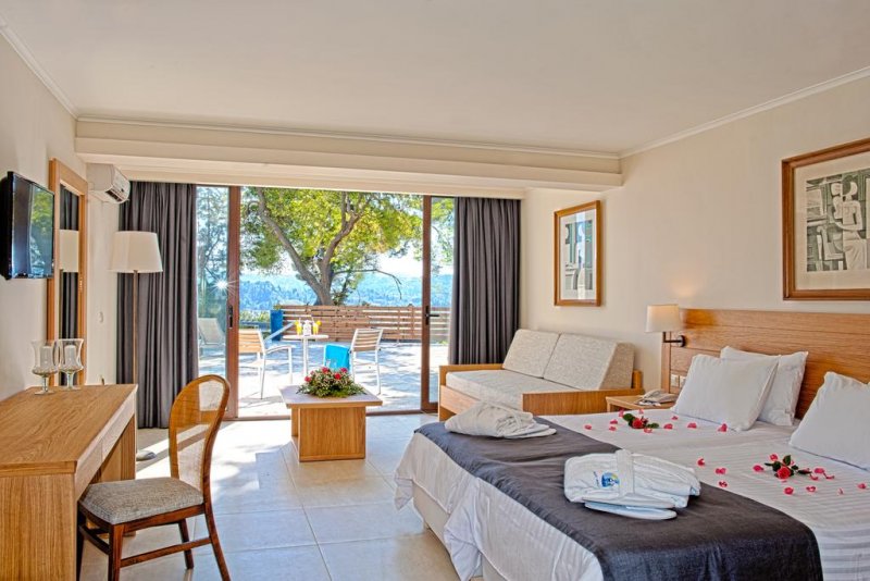 Corfu Holiday Palace - Снимка 3