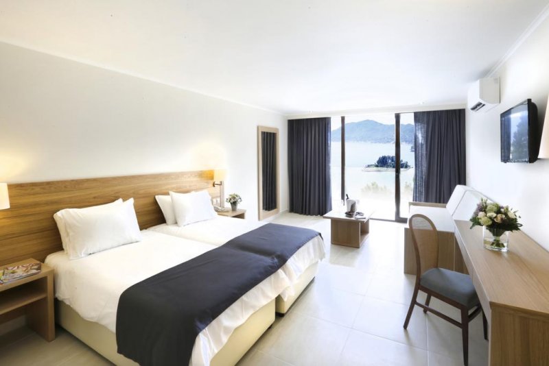 Corfu Holiday Palace - Снимка 1