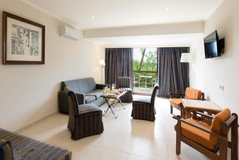 Corfu Holiday Palace - Снимка 2