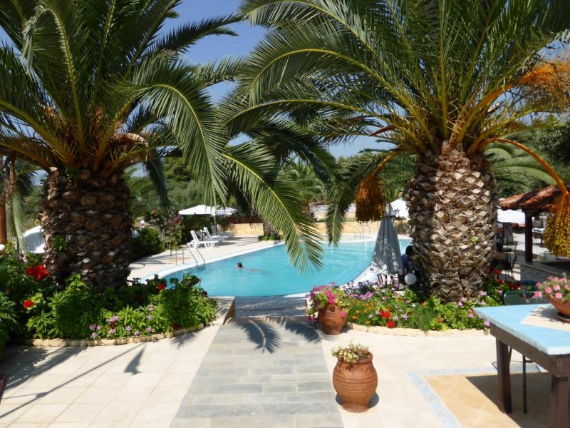 Olympic Bibis Hotel - Снимка 1