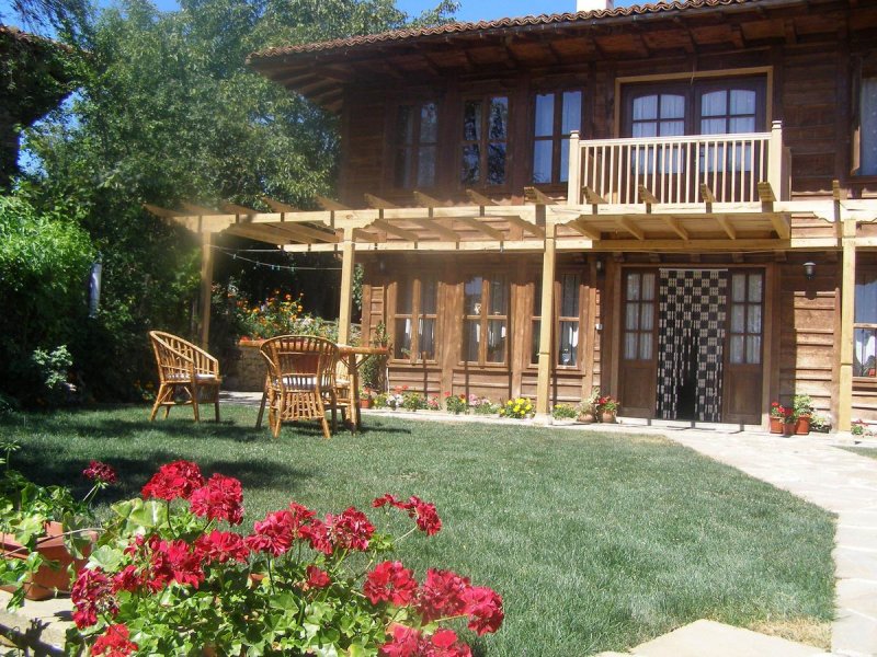 Къща за гости Кенара - Снимка 2