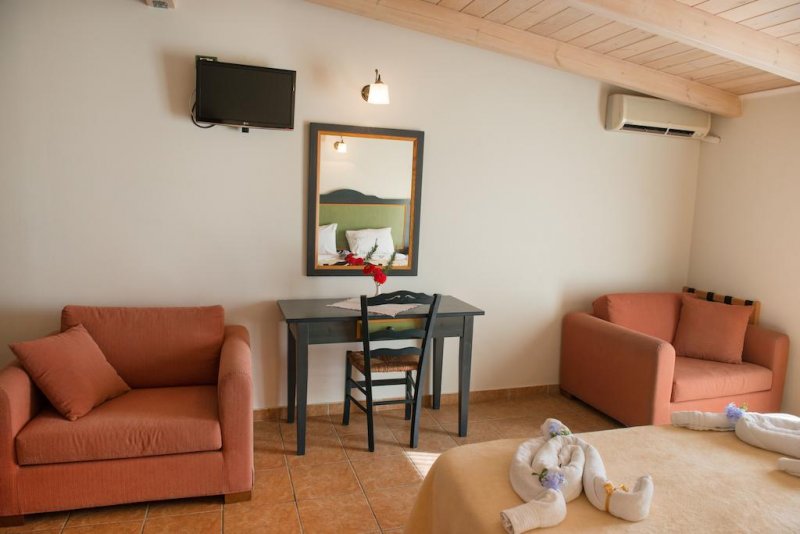 Vassiliki Bay Hotel - Снимка 1