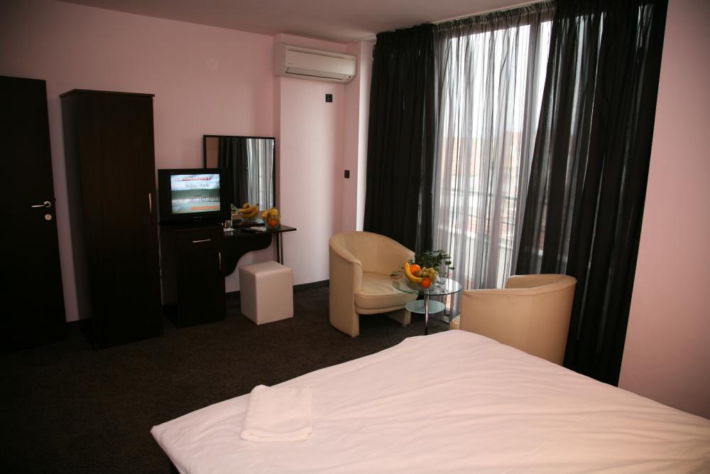 Нощувка в хотел Сантана**, Сандански на ТОП ЦЕНА - Снимка 35