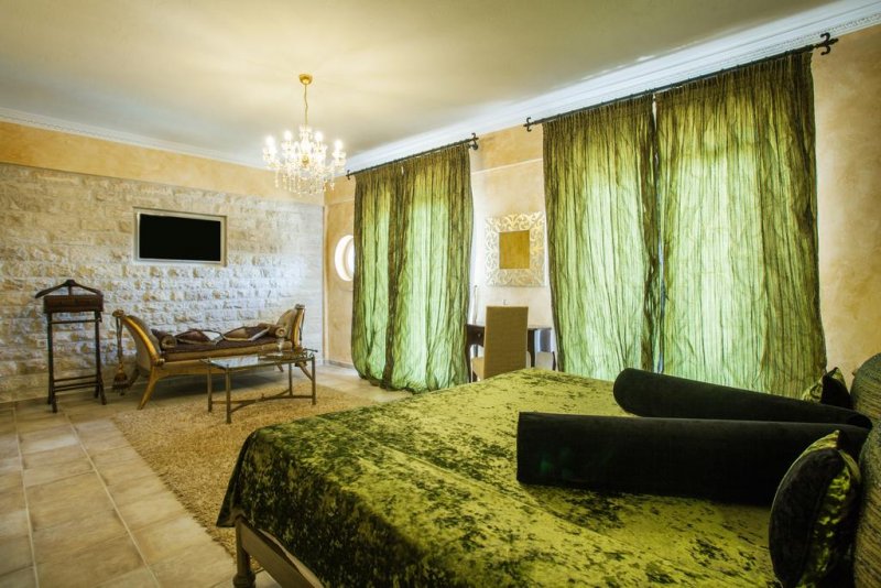 Achtis Hotel - Снимка 1