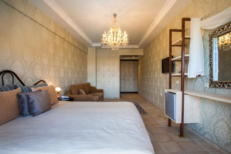 Achtis Hotel - Снимка 7