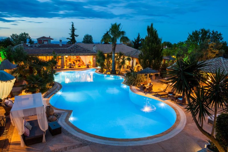 Achtis Hotel - Снимка 5