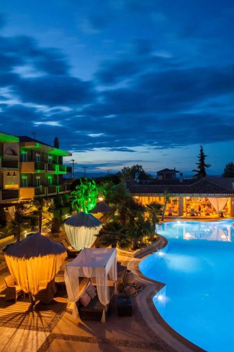 Achtis Hotel - Снимка 9