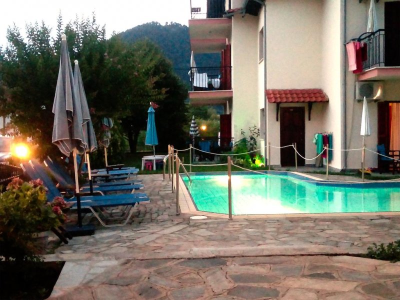 Aliston Hotel Studios - Снимка 10