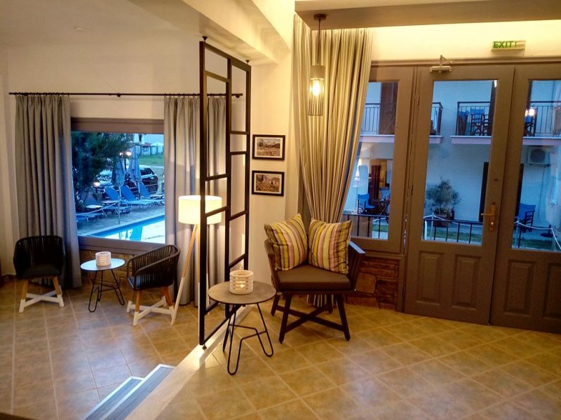 Aliston Hotel Studios - Снимка 9