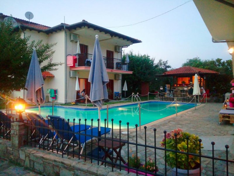 Aliston Hotel Studios - Снимка 2