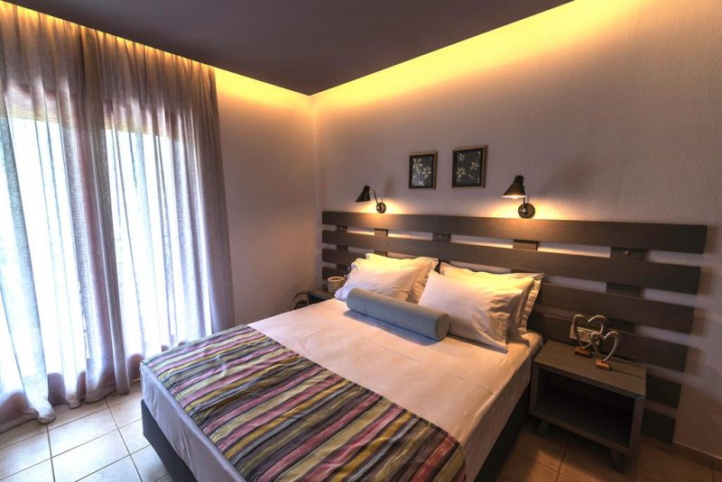 Aliston Hotel Studios - Снимка 9