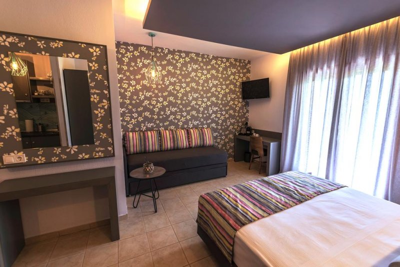 Aliston Hotel Studios - Снимка 7