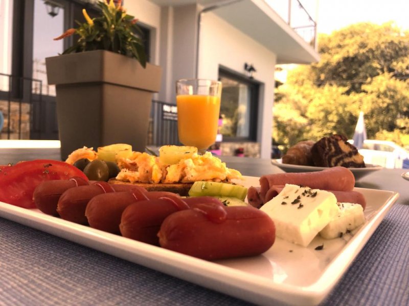 Aliston Hotel Studios - Снимка 1