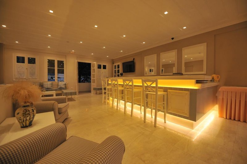 Hotel Agios Nikitas - Снимка 1