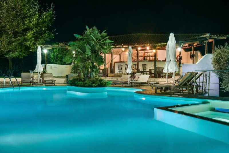 Pyrgos Hotel - Снимка 0