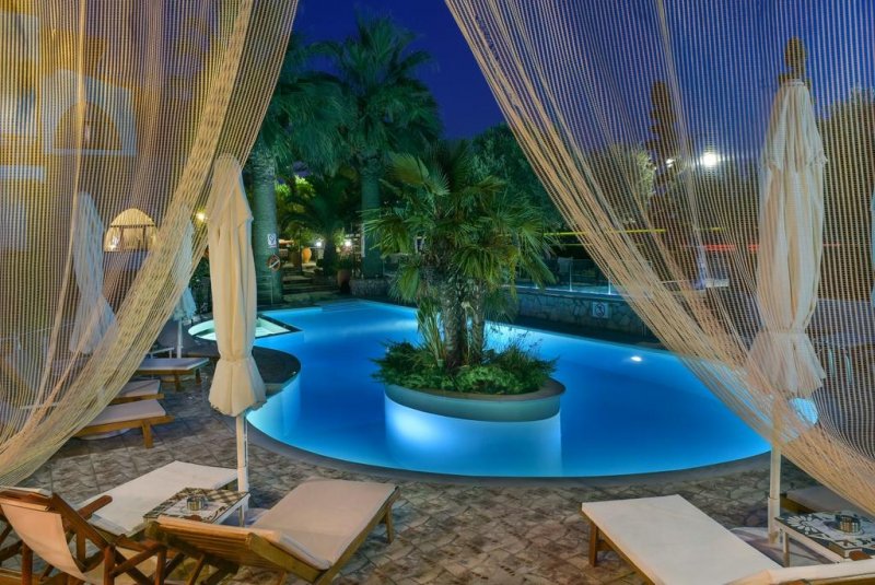 Pyrgos Hotel - Снимка 9