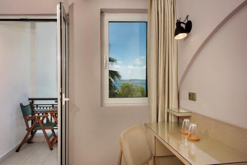 Pyrgos Hotel - Снимка 11