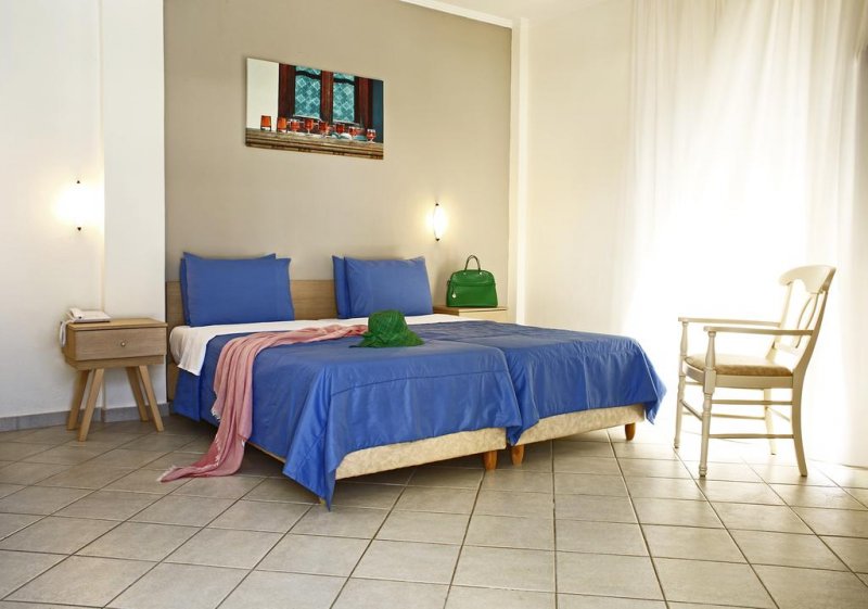 Stratos Hotel - Снимка 11