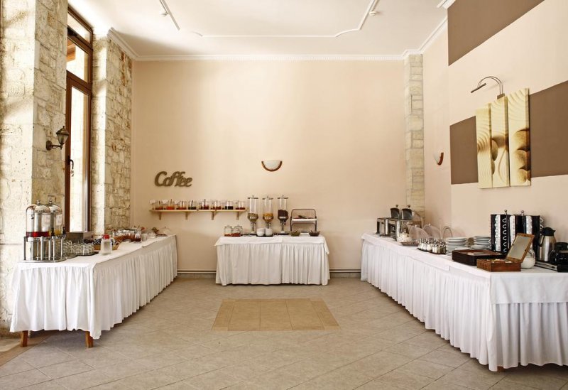 Stratos Hotel - Снимка 8