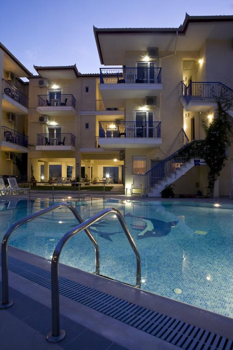 Stratos Hotel - Снимка 10