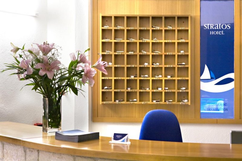 Stratos Hotel - Снимка 10