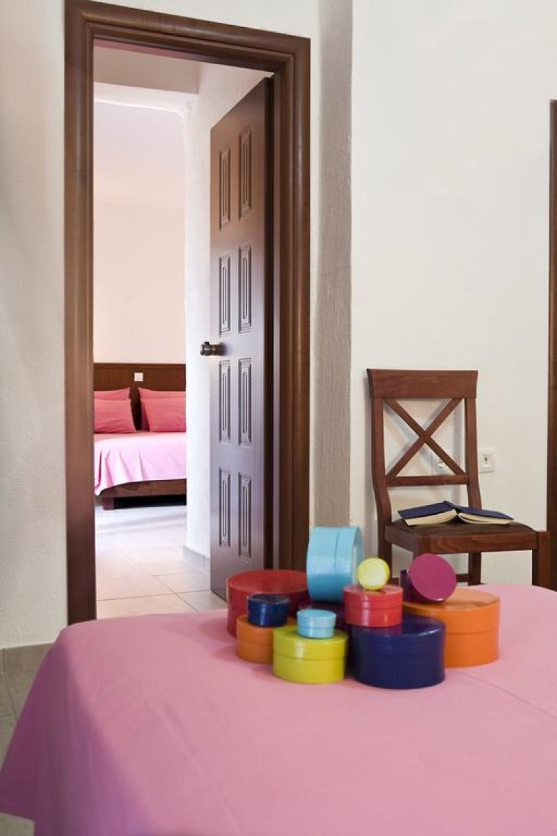 Stratos Hotel - Снимка 1