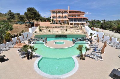 Grand Beach Hotel - Снимка 2