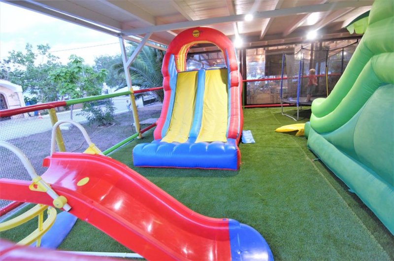 Grand Beach Hotel - Снимка 10