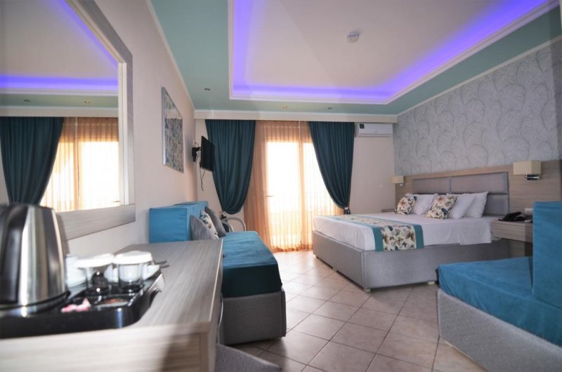 Grand Beach Hotel - Снимка 5