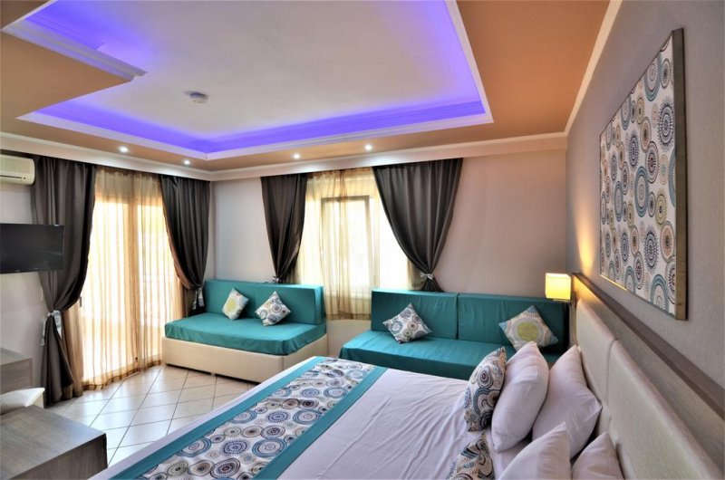 Grand Beach Hotel - Снимка 3