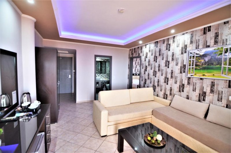 Grand Beach Hotel - Снимка 4