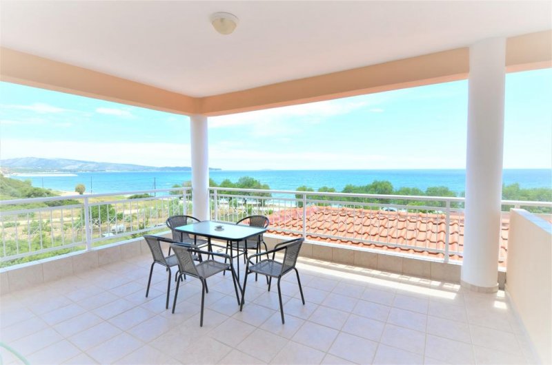 Grand Beach Hotel - Снимка 9