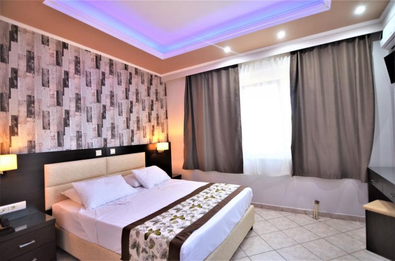 Grand Beach Hotel - Снимка 7