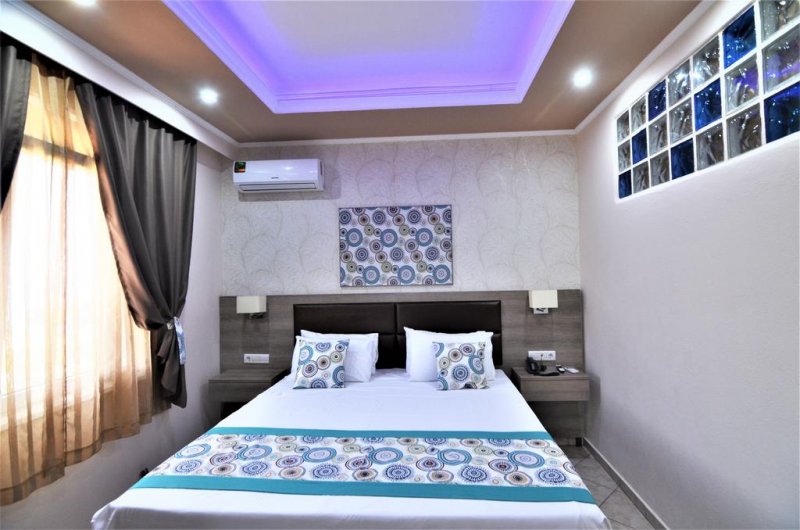 Grand Beach Hotel - Снимка 9