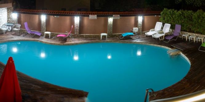 Релакс почивка и басейн с ТОПЛА минерална вода в Семеен хотел Илиевата къща, Сапарева баня - Снимка 2