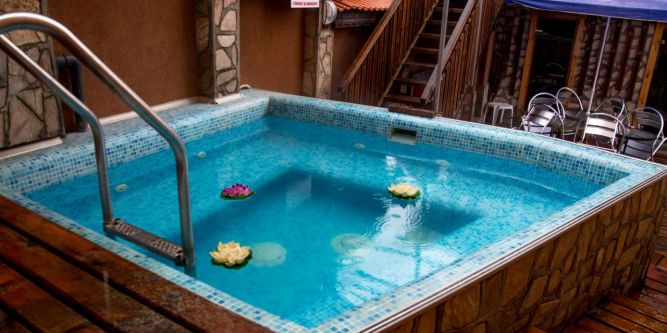 Релакс почивка и басейн с ТОПЛА минерална вода в Семеен хотел Илиевата къща, Сапарева баня - Снимка 24