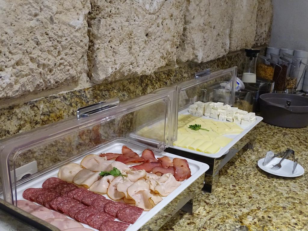 Еднодневен пакет със закуска и вечеря + басейн в Апарт Хотел Блу Бей Палас, Поморие - Снимка 7